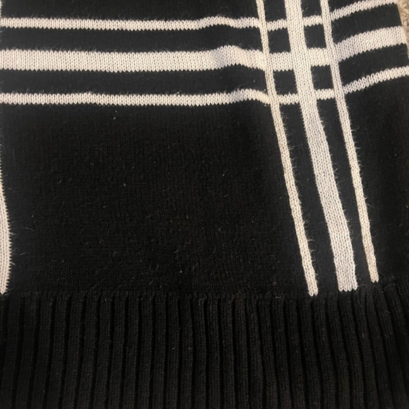 RSQ Black & White Windowpane Plaid Midweight Knit Crewneck Sweater Size M Unisex - Picture 7 of 8